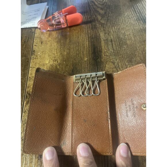 Vintage Louis Vuitton Monogram 4-Key Holder – All Hooks Intact - Picture 3 of 5
